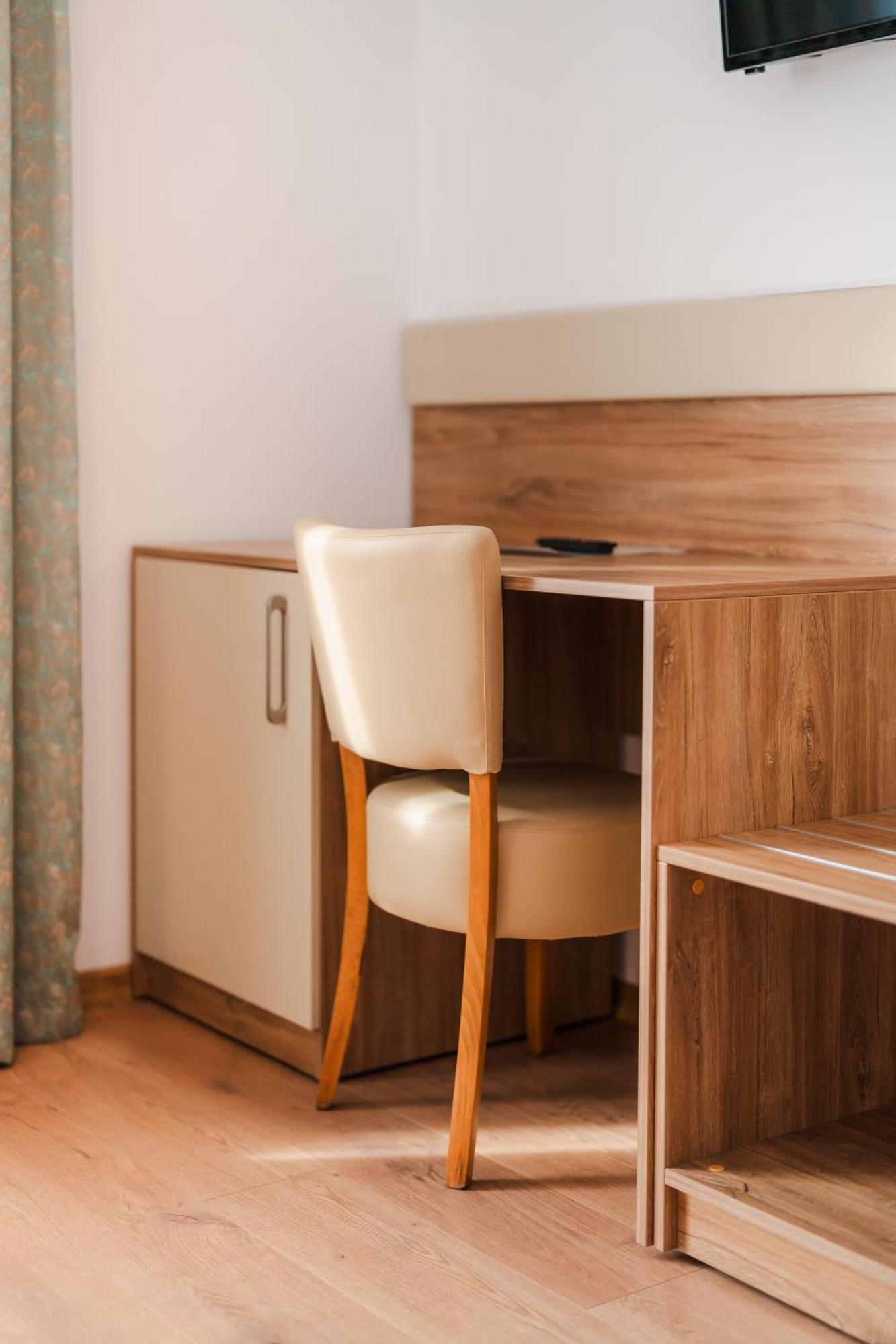Hotel Tci Social Club Kluż-Napoka Zewnętrze zdjęcie